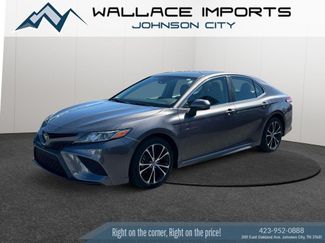Used 2020 Toyota Camry SE FWD video 2