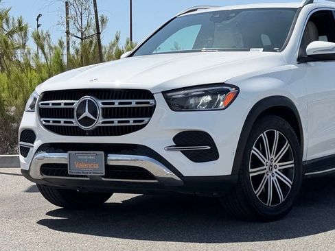 Used 2024 Mercedes-Benz GLE 450e 4MATIC image 3