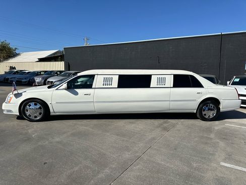 Used 2009 Cadillac DTS Limousine image 5