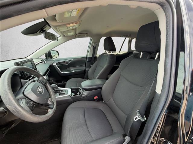 Used 2021 Toyota RAV4 LE FWD image 14