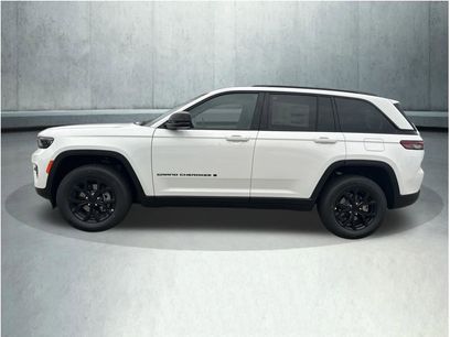 New 2025 Jeep Grand Cherokee Laredo