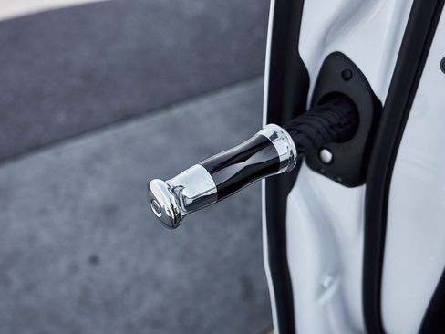 Used 2023 Rolls-Royce Cullinan Black Badge w/ Driver's Package image 30