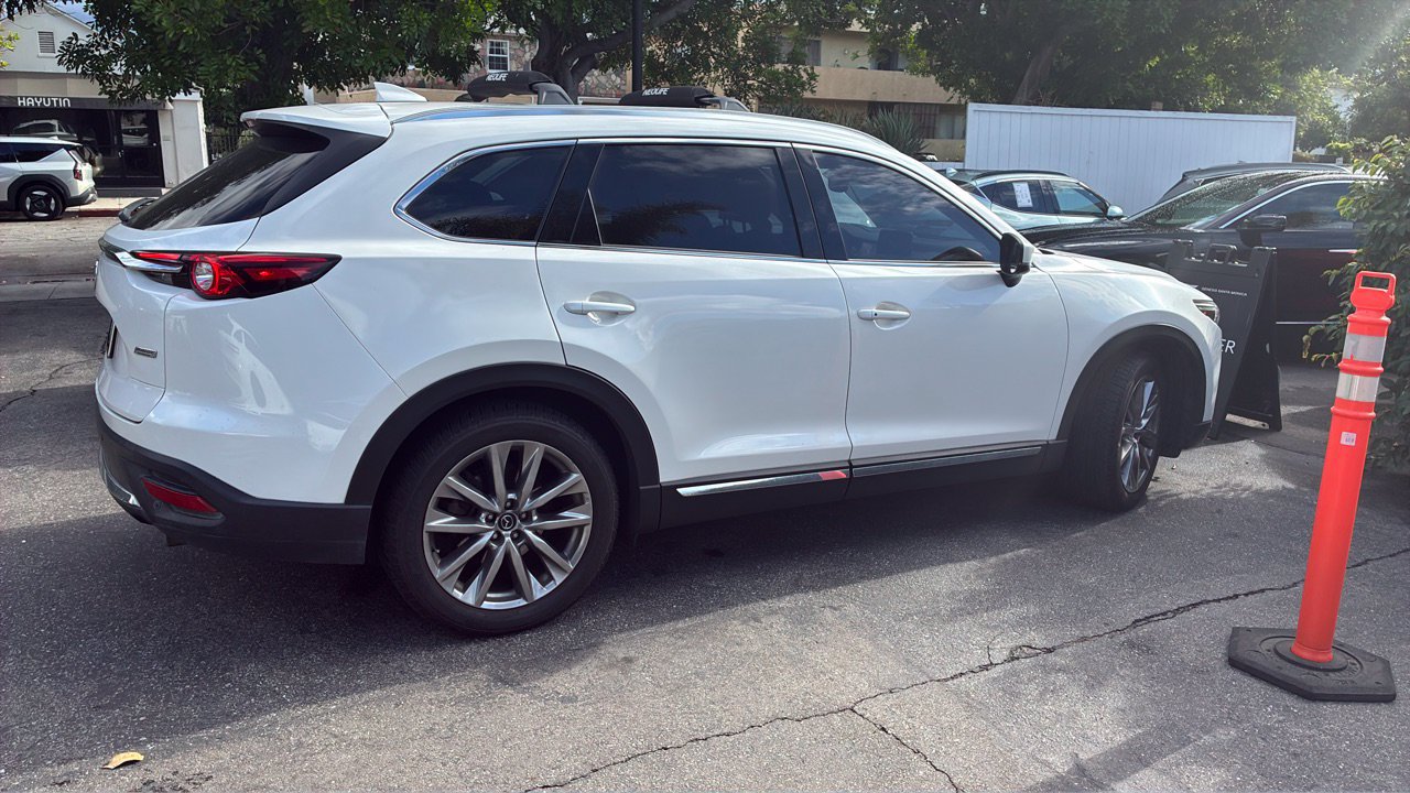 Used 2017 MAZDA CX-9 Signature AWD/4WD image 2
