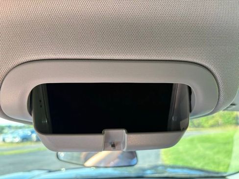 Certified 2023 GMC Acadia SLE w/ Driver Convenience Package image 27