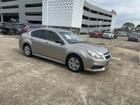 Used 2014 Subaru Legacy 2.5i image 4