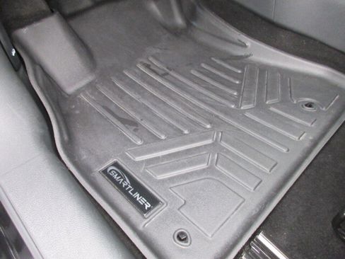 Used 2024 Nissan Sentra SV image 29