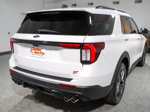 Used 2025 Ford Explorer ST AWD/4WD image 7