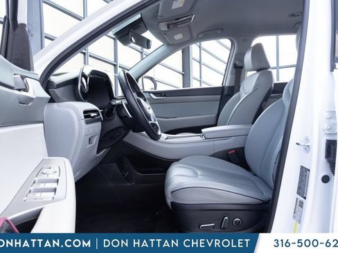 Used 2024 Hyundai Palisade SEL FWD image 3
