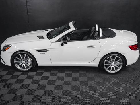 Used 2017 Mercedes-Benz SLC 43 AMG image 31