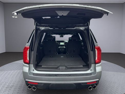 Used 2024 GMC Yukon Denali w/ Advanced Technology Package image 25