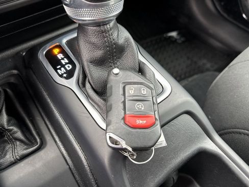 Used 2018 Jeep Wrangler Unlimited Sport S image 28