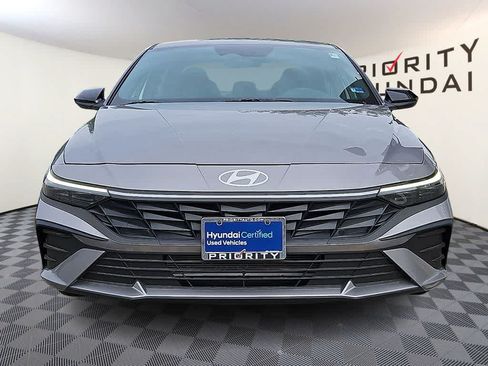 Used 2025 Hyundai Elantra Sport FWD image 2