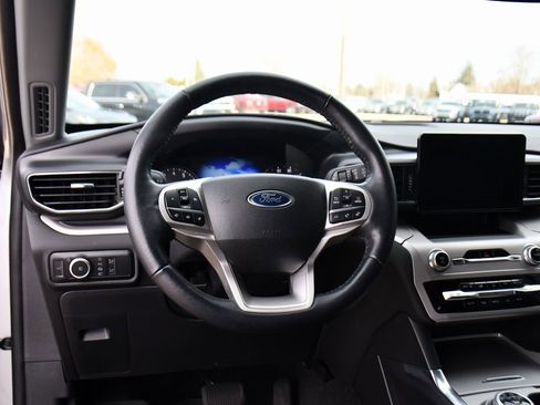 Used 2023 Ford Explorer XLT w/ Equipment Group 202A image 12