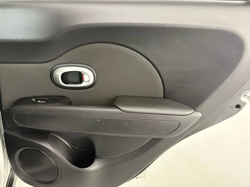 Used 2019 Kia Soul FWD image 33