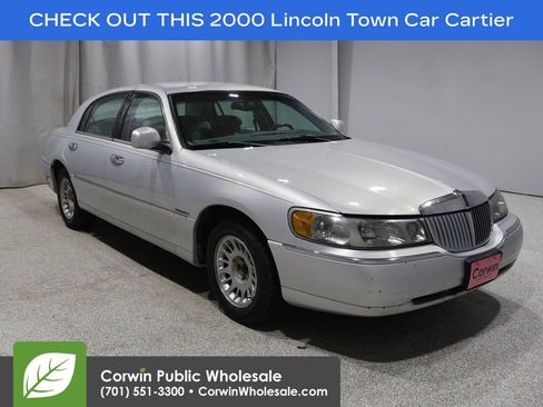 Used 2000 Lincoln Town Car Cartier image 1