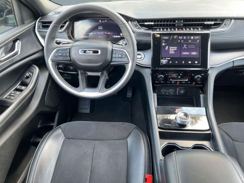 Used 2024 Jeep Grand Cherokee L Altitude image 27