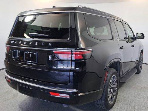 Used 2025 Jeep Wagoneer Base w/ Premium Group I image 6