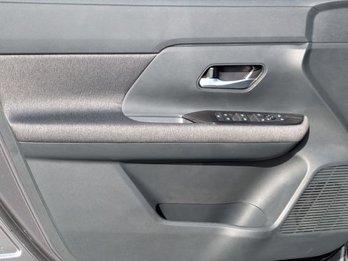 New 2026 Nissan Kicks SV w/ Charging Package FWD image 12