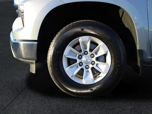 Used 2025 Chevrolet Silverado 1500 LT image 12