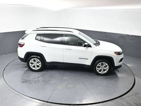 Used 2024 Jeep Compass Latitude AWD/4WD image 42