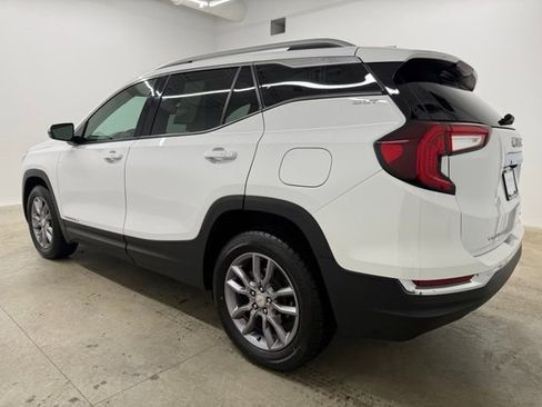 Used 2023 GMC Terrain SLT image 7