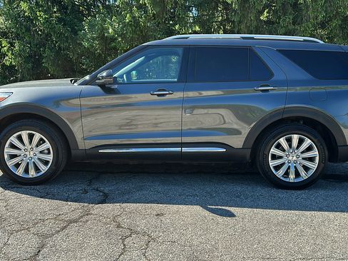 Used 2020 Ford Explorer Limited w/ Class III Trailer Tow Package AWD/4WD image 30