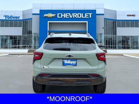 Used 2024 Chevrolet Trax ACTIV w/ Sunroof Package FWD image 5