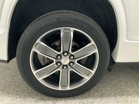Used 2018 GMC Acadia Denali w/ Technology Package AWD/4WD image 13
