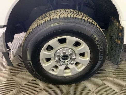 Used 2023 Ford F250 XLT AWD/4WD image 9