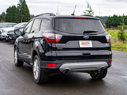 Used 2017 Ford Escape SE w/ Equipment Group 201A image 11