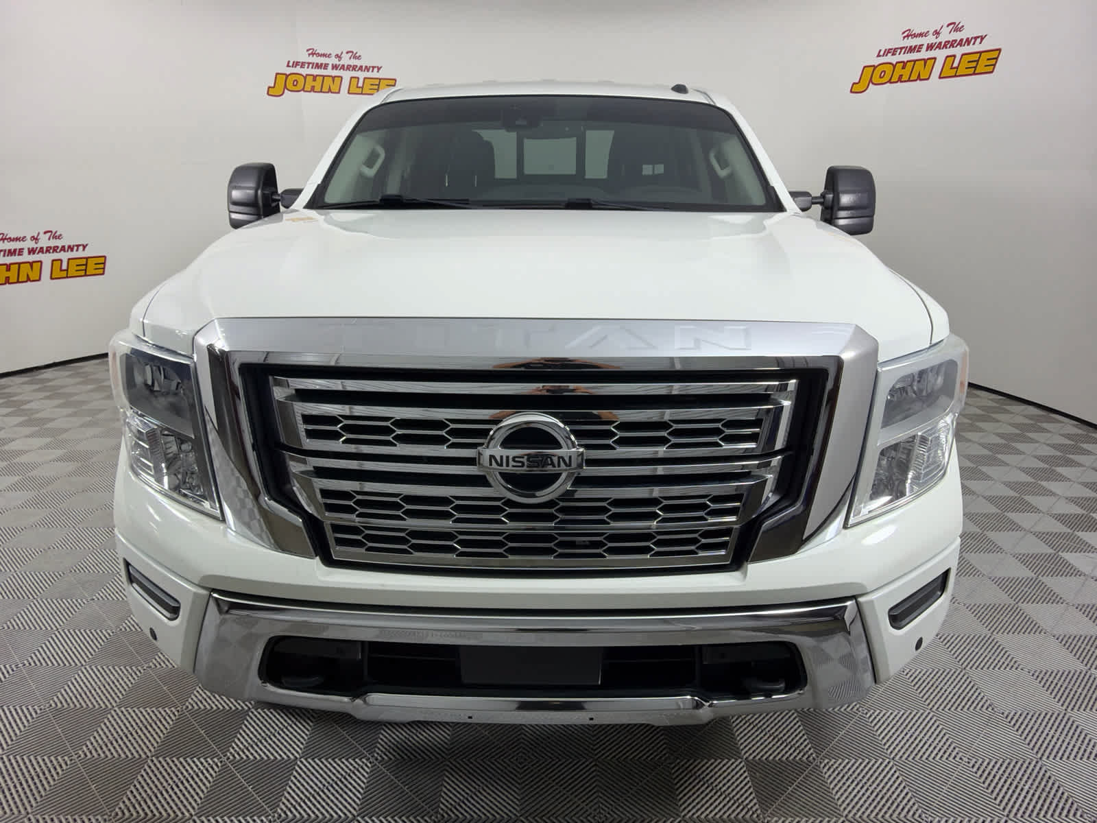 Used 2021 Nissan Titan SV w/ SV Convenience Package AWD/4WD image 9