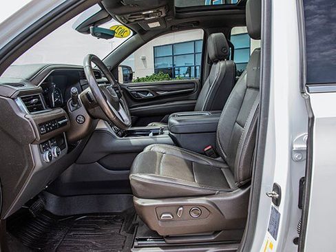 Used 2021 GMC Yukon Denali w/ Denali Premium Package AWD/4WD image 16