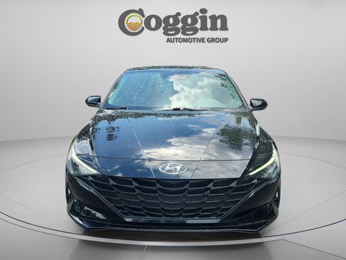 Certified 2023 Hyundai Elantra SE FWD image 8