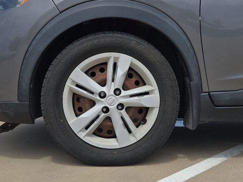 Used 2019 Nissan Kicks S FWD image 12