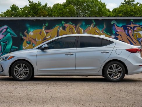Used 2018 Hyundai Elantra SEL FWD image 6