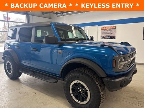New 2025 Ford Bronco Badlands w/ Sasquatch Package AWD/4WD image 3