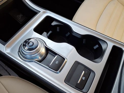 Used 2024 Ford Edge SEL w/ Convenience Package image 18