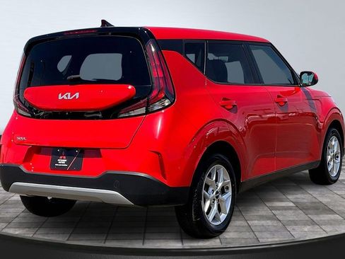 Used 2025 Kia Soul LX w/ LX Technology Package image 7