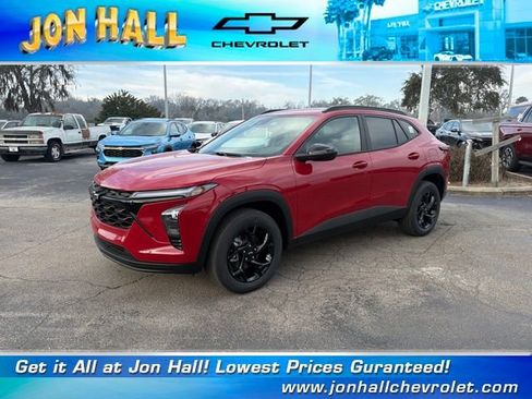 New 2026 Chevrolet Trax LT w/ Driver Confidence Package image 2