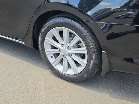 Used 2014 Toyota Camry XLE w/ Leather Package FWD image 10