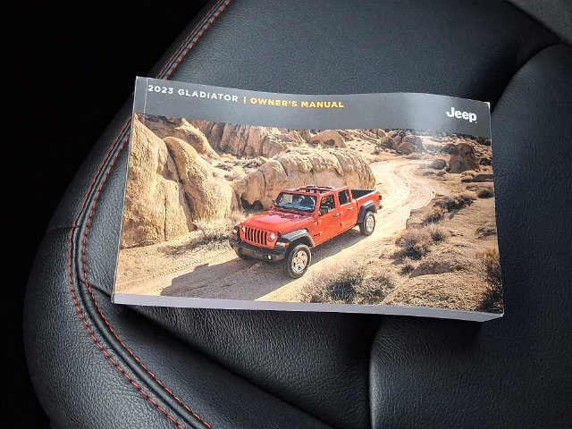 Used 2023 Jeep Gladiator Rubicon w/ Dual Top Group AWD/4WD image 26