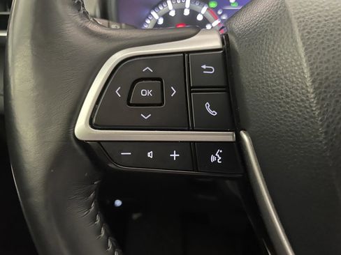 Used 2023 Toyota Highlander LE image 18