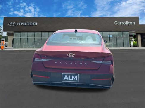 New 2026 Hyundai Elantra SE FWD image 7