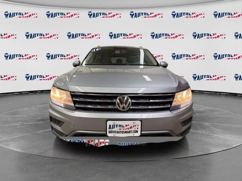 Used 2019 Volkswagen Tiguan S image 2