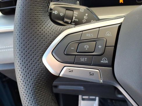 New 2026 Volkswagen Tiguan SE R-Line image 17