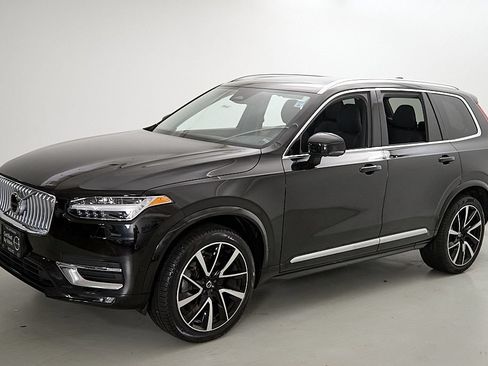 Certified 2024 Volvo XC90 B6 Plus w/ Protection Package Premier AWD/4WD image 8
