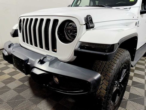 Used 2021 Jeep Wrangler Unlimited Sahara AWD/4WD image 25