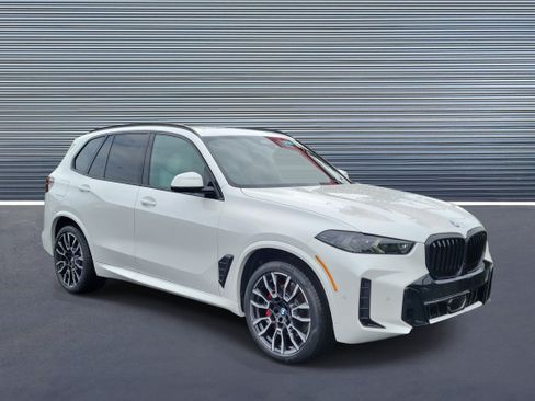 New 2026 BMW X5 xDrive40i w/ M Sport Package AWD/4WD image 2
