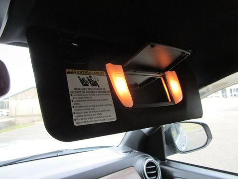 Used 2017 Toyota Tacoma Limited image 40