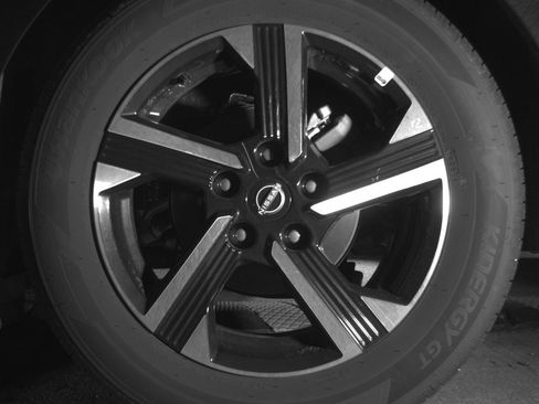 Used 2025 Nissan Sentra SV FWD image 13